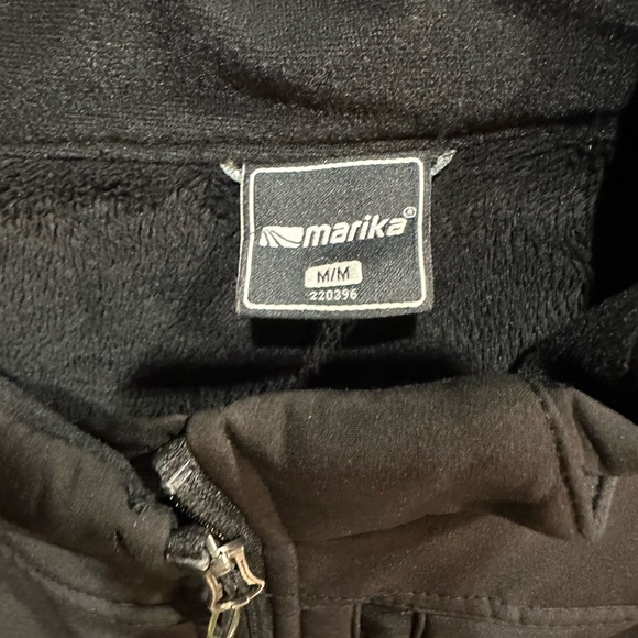 Great fall/winter coat: has a fleece like lining/detachable hood/zip up pockets - Picture 4 of 7